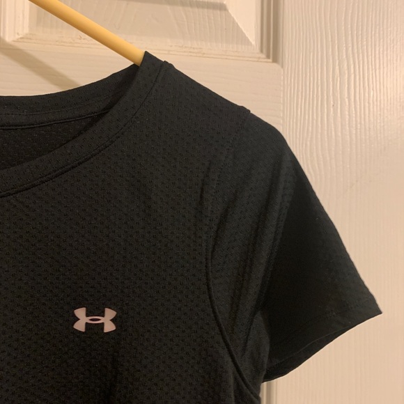 2/$30 🏋️♂️Under armor Black Tee/ Sport - Picture 4 of 6